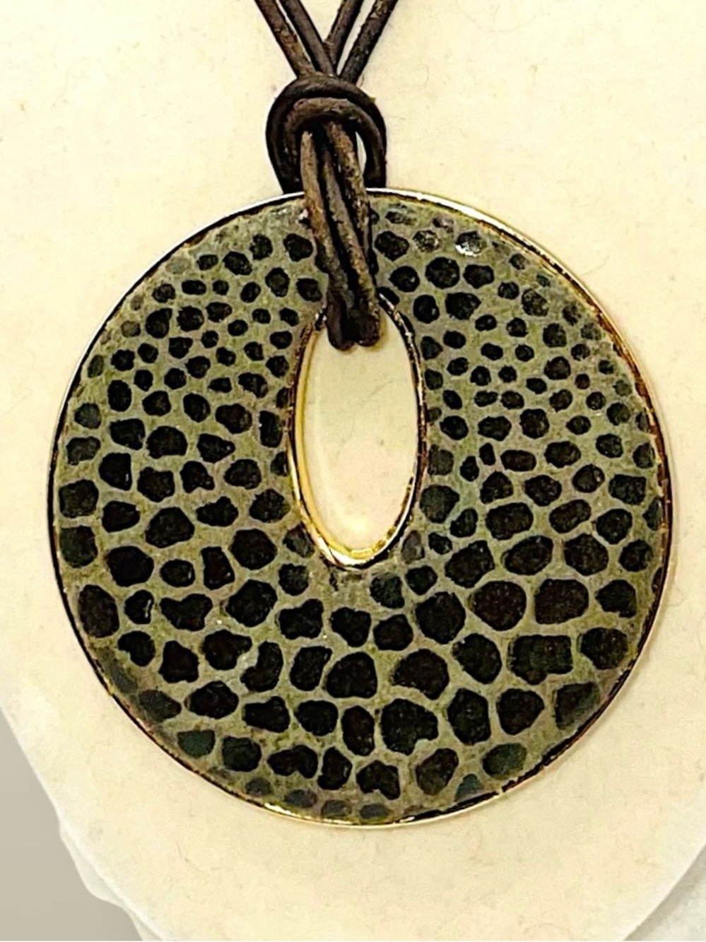Bold Chicos Vintage Animal Print Disc Pendant Multi-Strand Cord Necklace - Picture 3 of 16